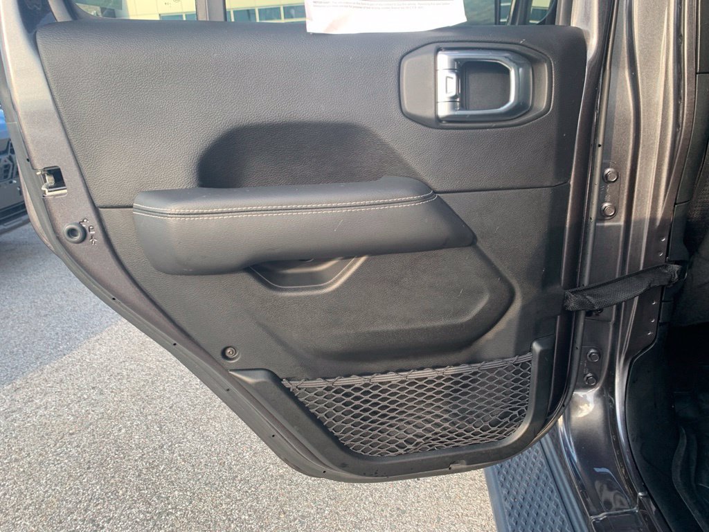 Used 2020 Jeep Gladiator Overland AWD/4WD image 20
