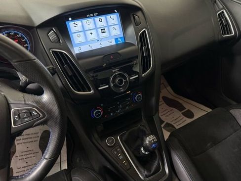 Used 2017 Ford Focus RS image 34