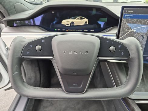 Used 2026 Tesla Model S Plaid AWD/4WD image 18
