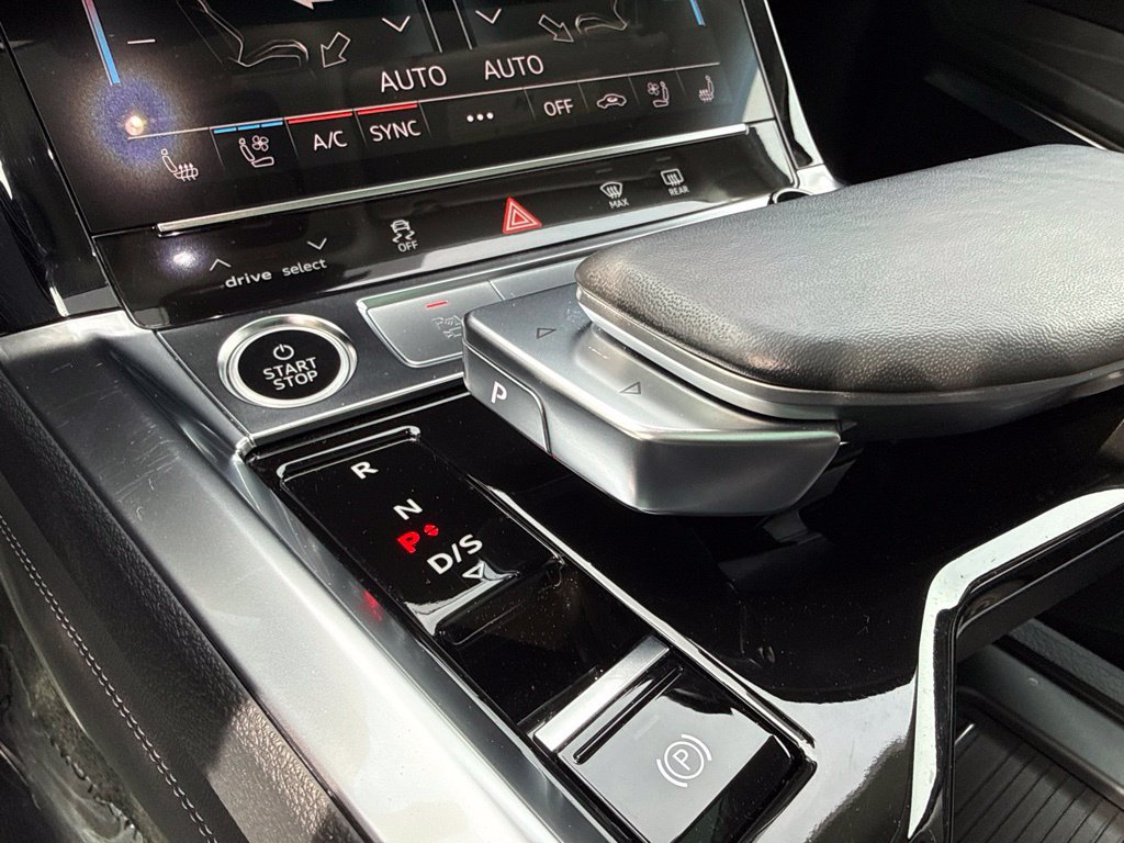 Used 2024 Audi Q8 e-tron Premium Plus w/ Premium Plus Package AWD/4WD image 21