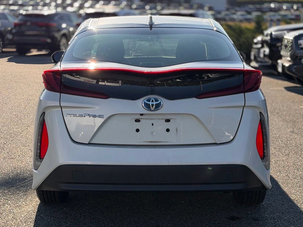 Used 2018 Toyota Prius Prime Plus FWD image 4