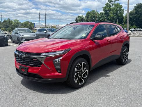 New 2026 Chevrolet Trax RS w/ Driver Confidence Package FWD image 3