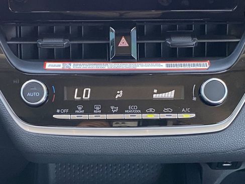 Certified 2025 Toyota Corolla LE FWD image 31