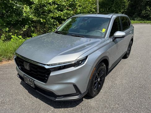 Used 2023 Honda CR-V EX image 2