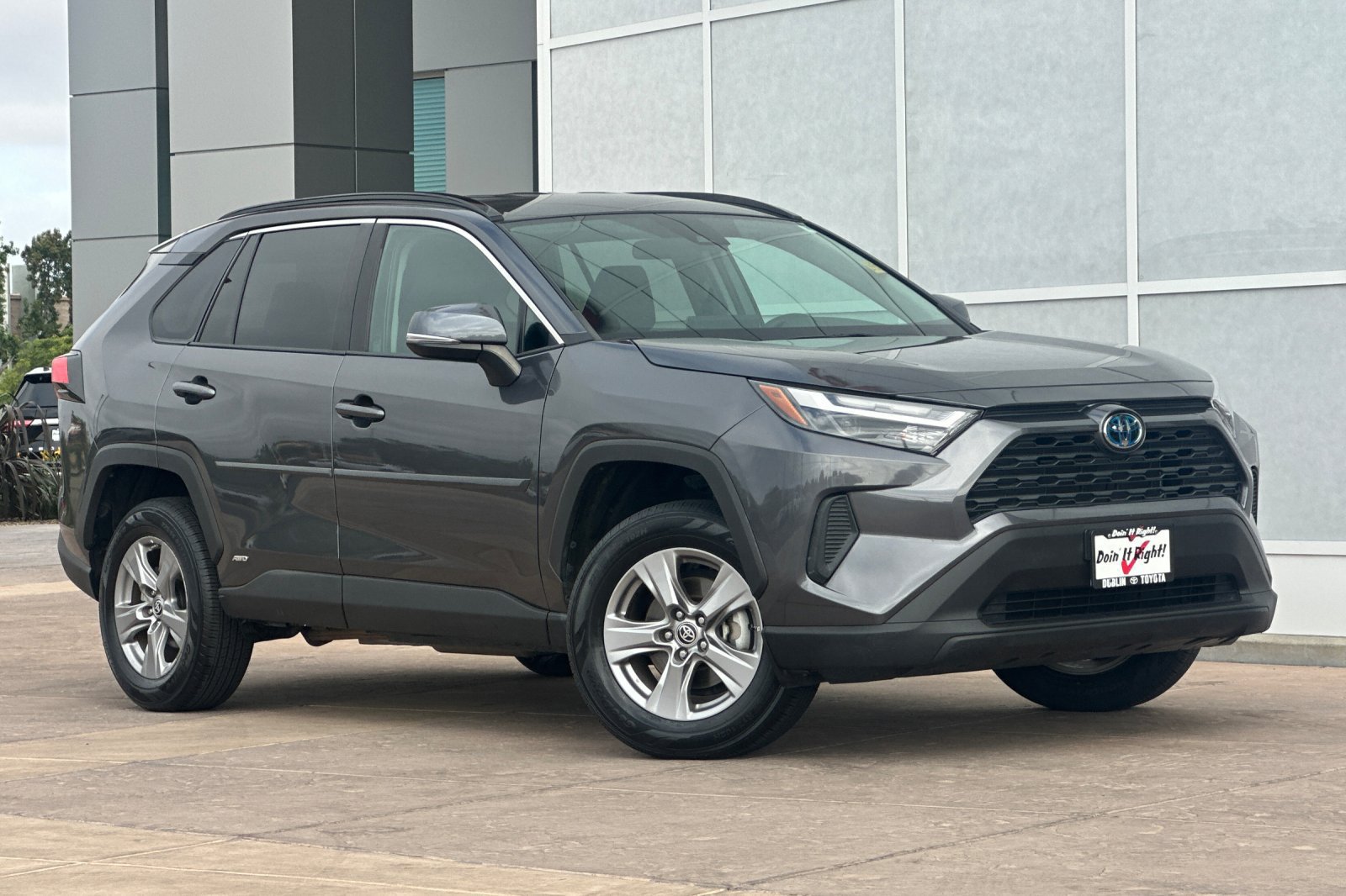 Certified 2023 Toyota RAV4 LE AWD/4WD image 2