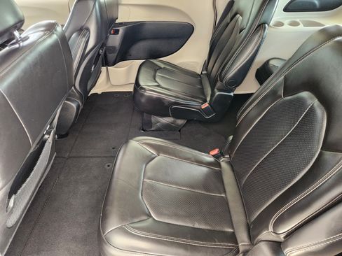 Used 2023 Chevrolet Silverado 1500 Custom RWD image 32