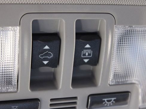 Used 2017 Toyota Highlander Limited Platinum image 31