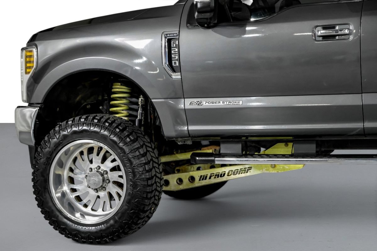 Used 2019 Ford F250 Lariat w/ Lariat Ultimate Package AWD/4WD image 12