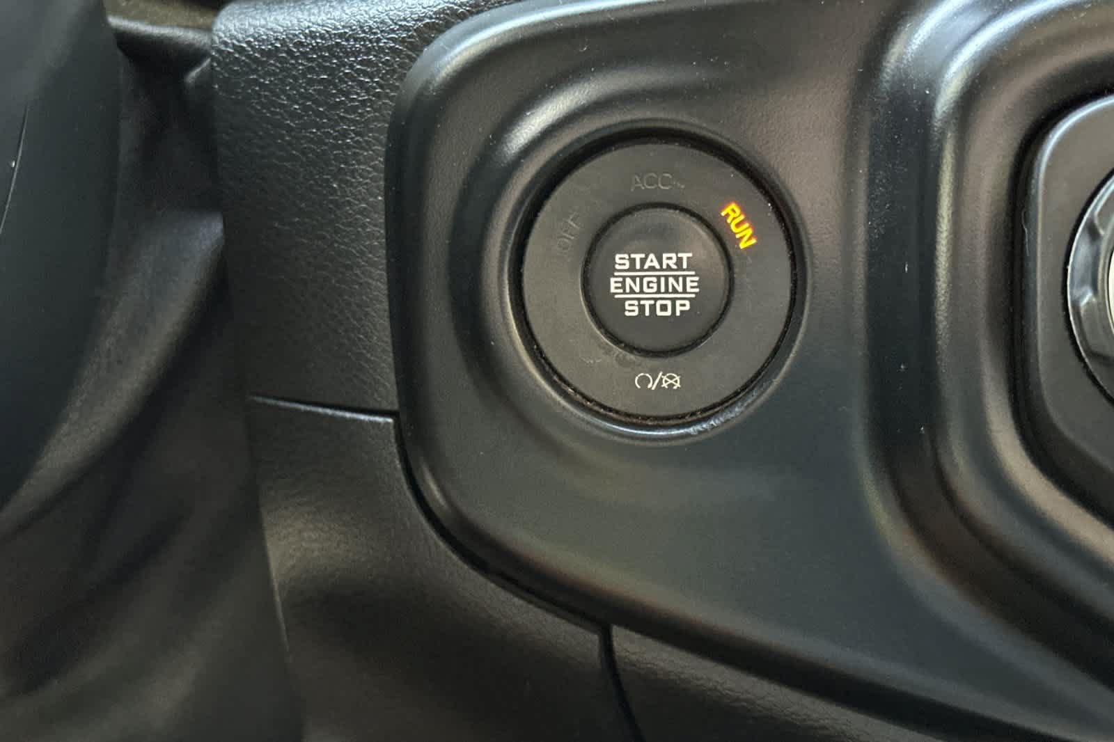 Used 2020 Jeep Gladiator Overland AWD/4WD image 24