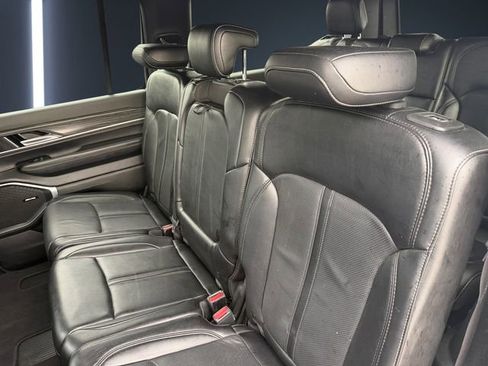 Used 2024 Jeep Wagoneer Series II w/ Flexible Seating Group image 13