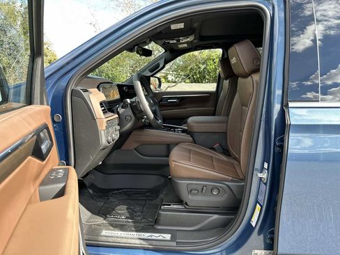 New 2026 Chevrolet Suburban High Country image 2