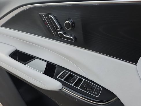 Certified 2024 Cadillac Lyriq Luxury image 26