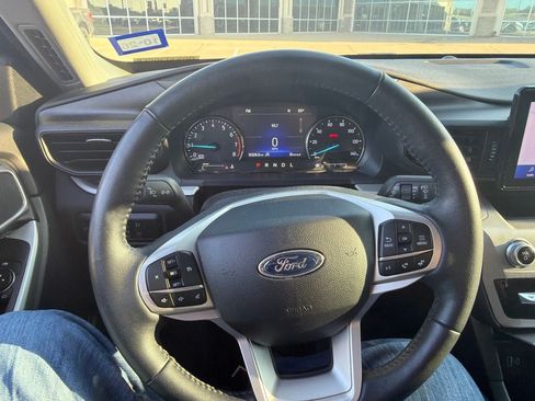 Used 2023 Ford Explorer XLT RWD image 28