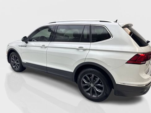 Used 2023 Volkswagen Tiguan SE w/ Panoramic Sunroof Package FWD image 14