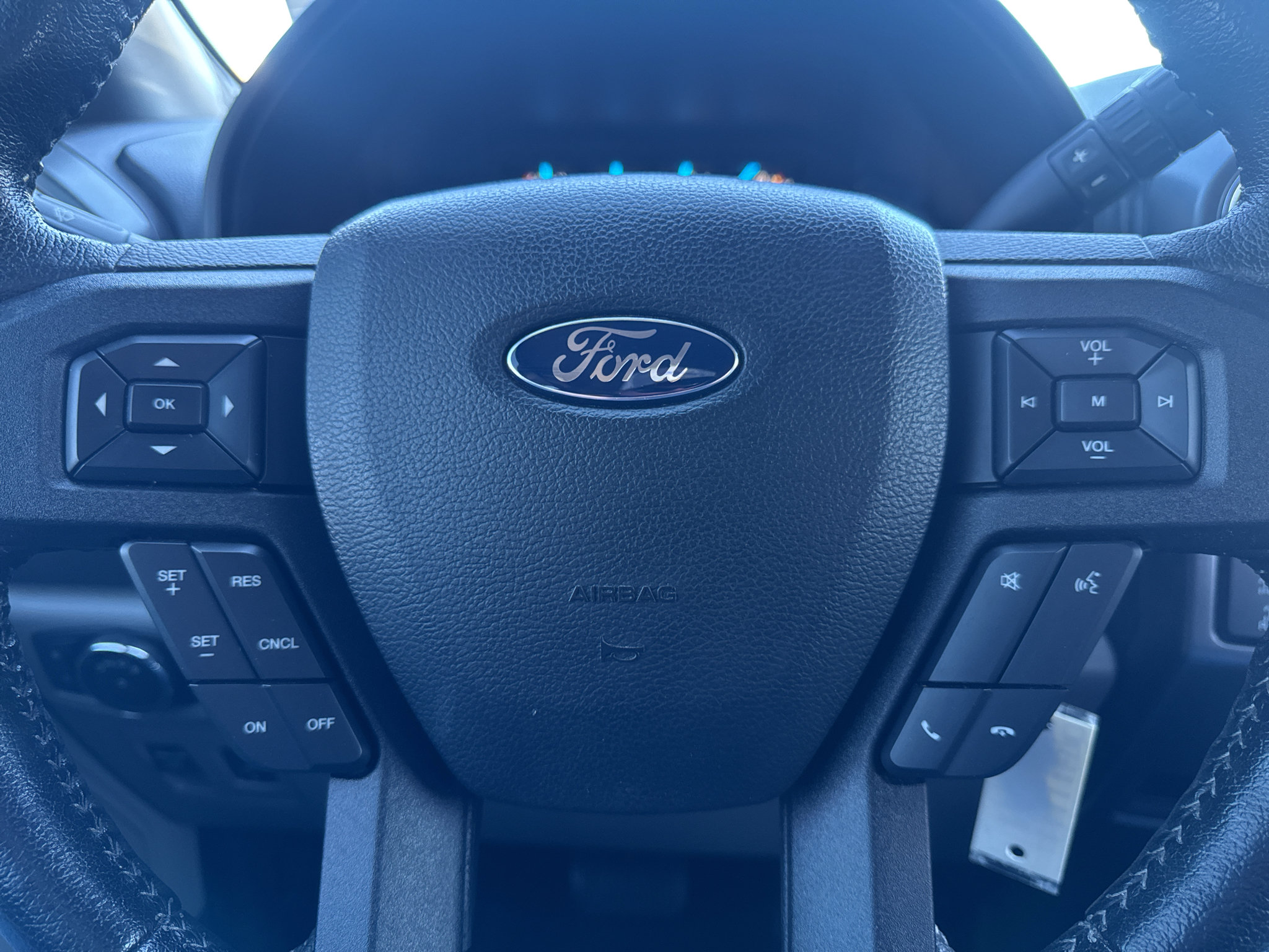 Used 2015 Ford F150 XLT w/ Equipment Group 302A Luxury AWD/4WD image 14