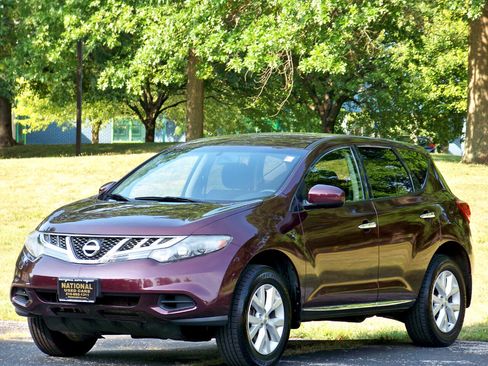 Used 2014 Nissan Murano S image 2