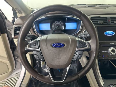 Used 2017 Ford Fusion Platinum AWD/4WD image 24