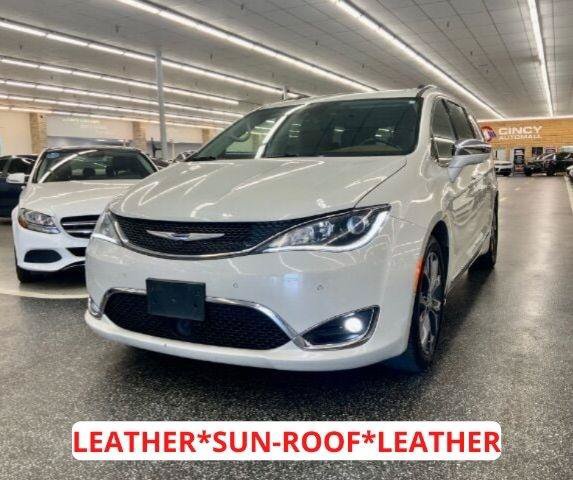 Used 2019 Chrysler Pacifica Limited w/ Tire & Wheel Group FWD image 1