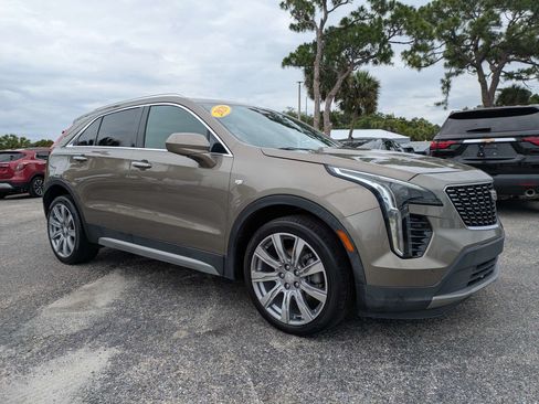 Used 2020 Cadillac XT4 Premium Luxury w/ Driver Assist Package FWD image 2