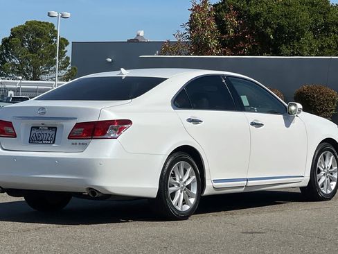Used 2011 Lexus ES 350 FWD image 2