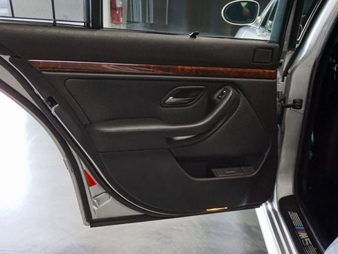 Used 2002 BMW M5 RWD image 76