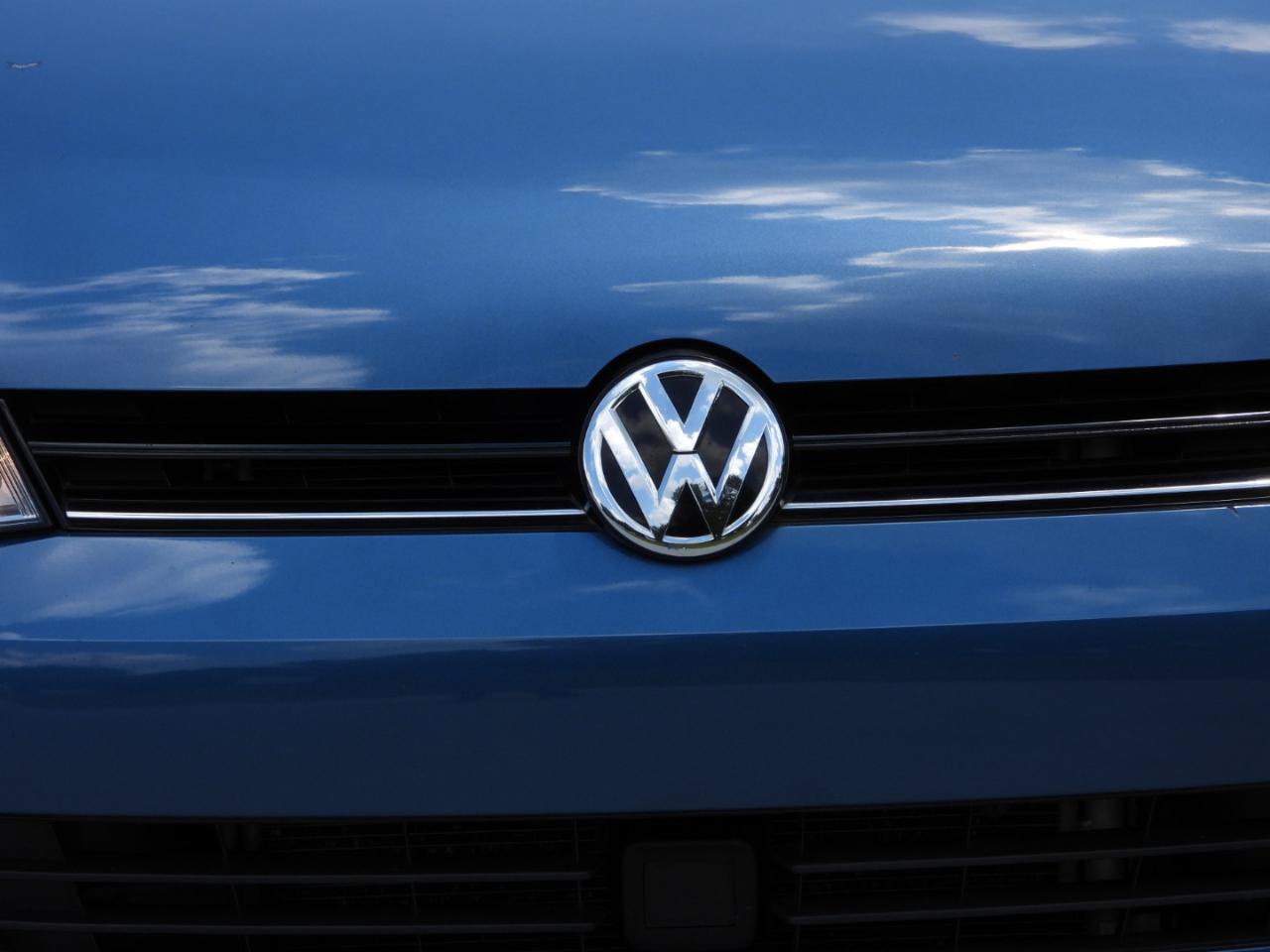 Used 2017 Volkswagen Golf Wolfsburg Edition FWD image 40