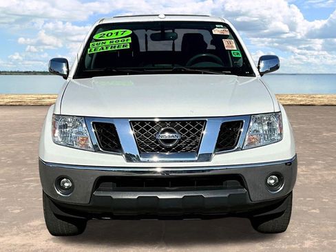 Used 2017 Nissan Frontier SL w/ Moonroof Package image 4