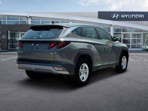 Used 2025 Hyundai Tucson SE image 7