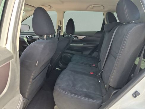 Used 2016 Nissan Rogue S AWD/4WD image 17