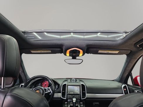 Used 2016 Porsche Cayenne GTS image 16