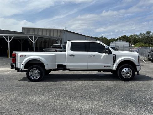 Certified 2023 Ford F450 Platinum w/ FX4 Off-Road Package image 3