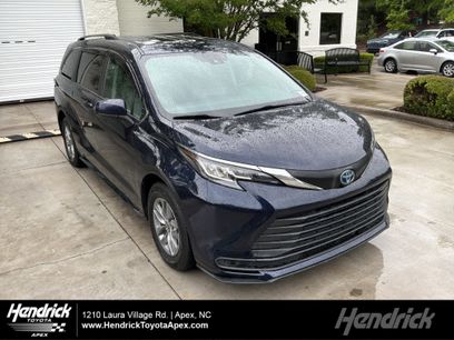 Used 2022 Toyota Sienna LE