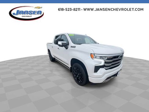 Used 2025 Chevrolet Silverado 1500 High Country w/ Technology Package AWD/4WD image 2