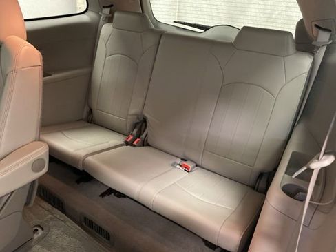 Used 2017 Buick Enclave Leather w/ Trailering Package AWD/4WD image 19