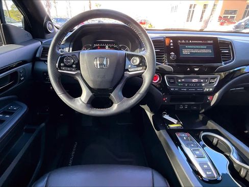 Used 2024 Honda Passport Black Edition image 5