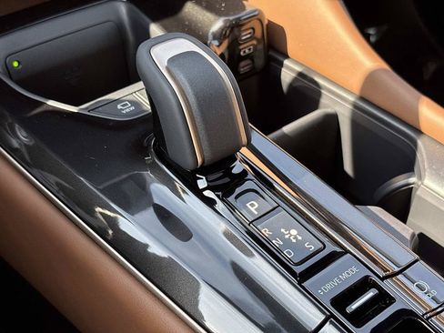New 2026 Toyota Crown Signia AWD/4WD image 44