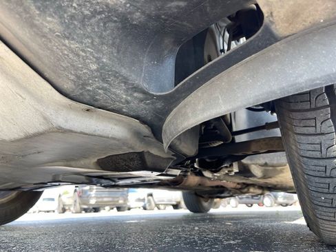 Used 2011 Volkswagen Tiguan S image 11