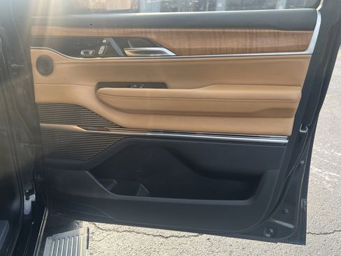 Used 2022 Jeep Grand Wagoneer Series III w/ Rear Seat Video Group 1 image 15