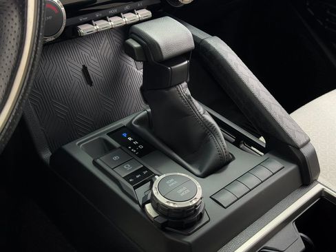 Certified 2025 Toyota 4Runner SR5 AWD/4WD image 21