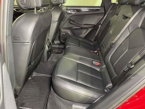 Certified 2025 Porsche Macan Turbo image 19