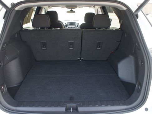 Used 2024 Chevrolet Equinox LT AWD/4WD image 16