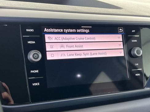 Used 2023 Volkswagen Taos SE w/ Panoramic Sunroof Package FWD image 32