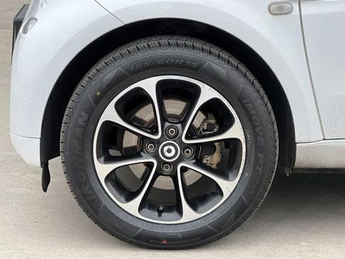 Used 2016 smart fortwo passion image 24