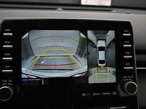 Used 2022 Toyota Avalon Limited image 18