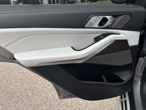 New 2026 BMW X5 sDrive40i w/ Premium Package image 12