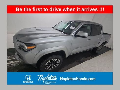 Used 2023 Toyota Tacoma TRD Sport image 1