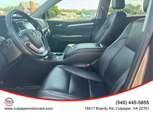 Used 2019 Toyota Highlander XLE image 7