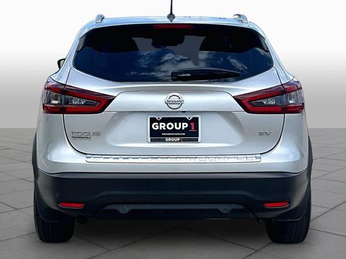 Used 2022 Nissan Rogue Sport SV FWD image 4