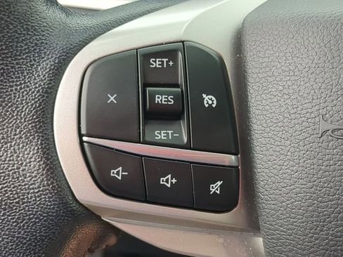 Used 2021 Ford Explorer XLT w/ Equipment Group 202A RWD image 16