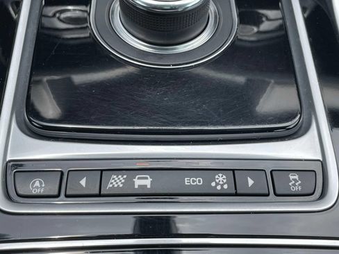 Used 2018 Jaguar XF Premium AWD/4WD image 31